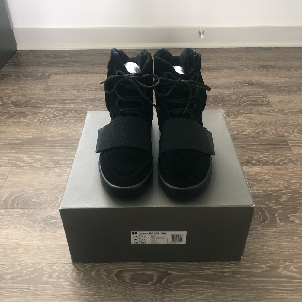 (UA) Adidas Yeezy 750 Boost